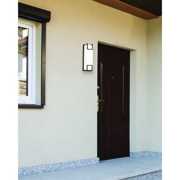 Beaumont LED Outdoor Sconce, Length: 4.38